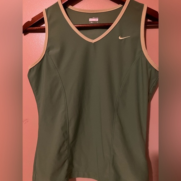 Nike sleeveless tank top size medium Brazil - Picture 1 of 4